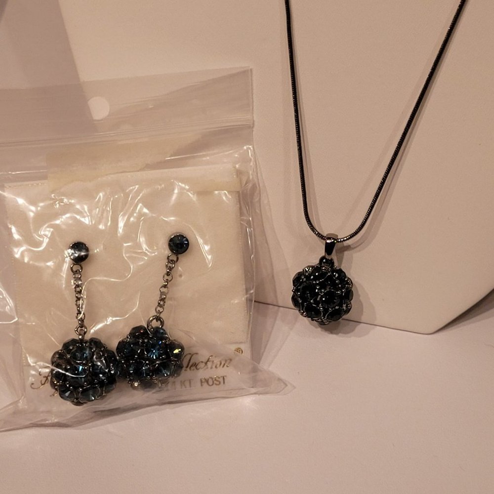 Fifth Avenue Collection Feeling Blue